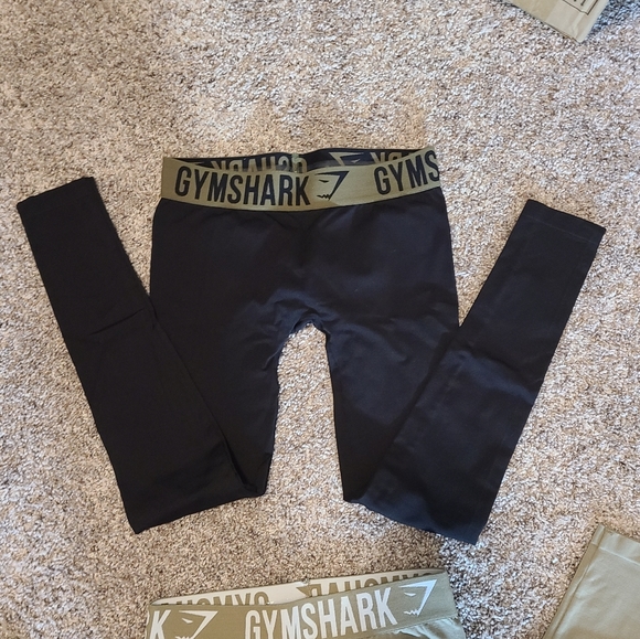 2 gymshark 🦈 leggings - Picture 6 of 6